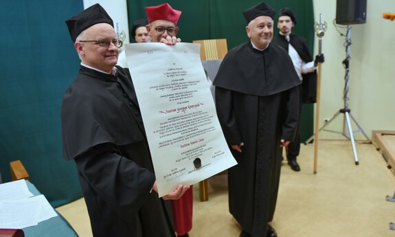 Uroczystość nadania tytułu doctora honoris causa Uniwersytetu Zielonogórskiego prof. dr. hab. Markowi Konopczyńskiemu; fot. K. Adamczewski