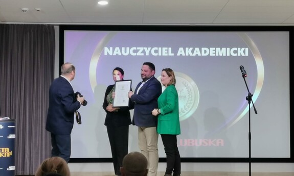 Dr inż. Bartosz Michalak na podium plebiscytu edukacyjnego Gazety Lubuskiej